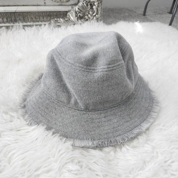 Hat Attack Frayed Edge Bucket Hat. New. Z - Picture 1 of 4